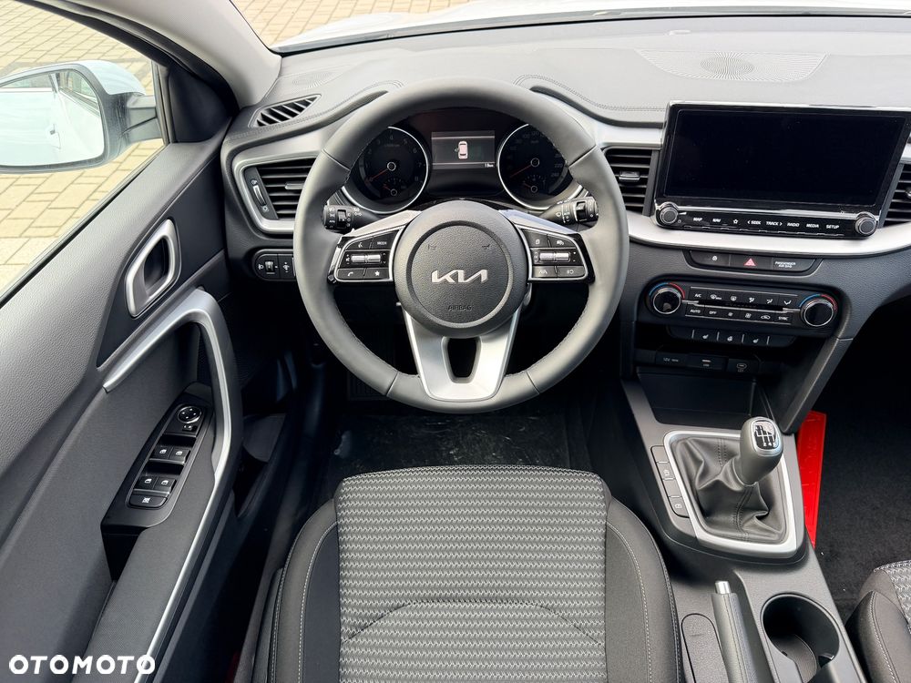 Kia Ceed 1.5 T-GDI M - 13