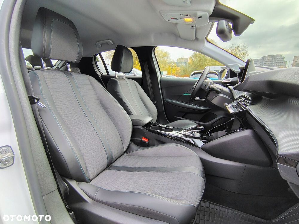 Peugeot 208 - 7
