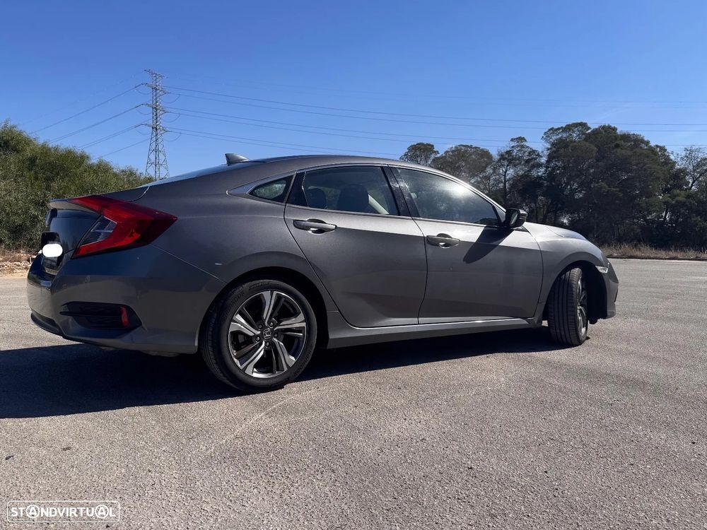 Honda Civic 1.5 i-VTEC Elegance Navi CVT - 6