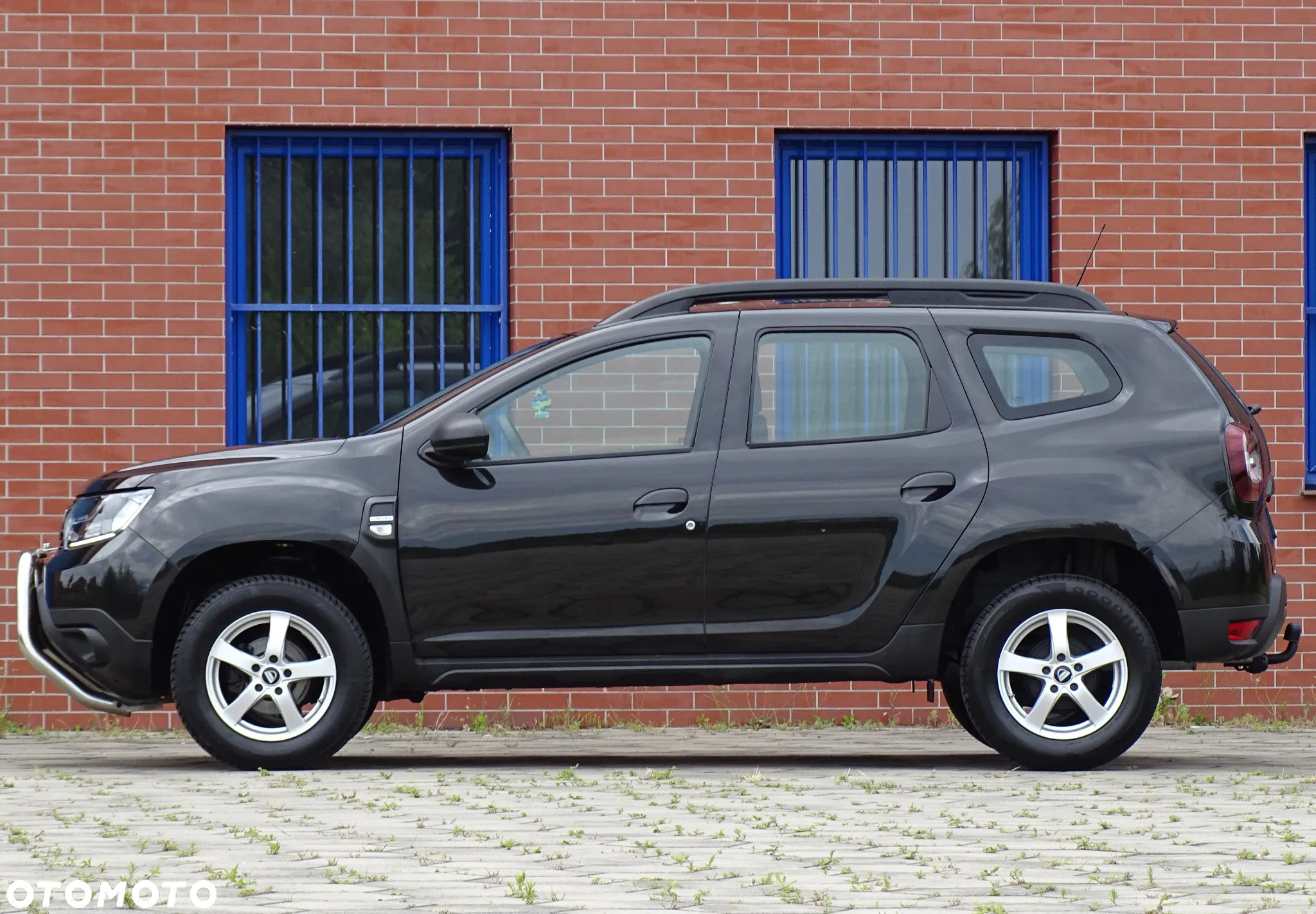 Dacia Duster 1.6 SCe Blackshadow S&S - 4