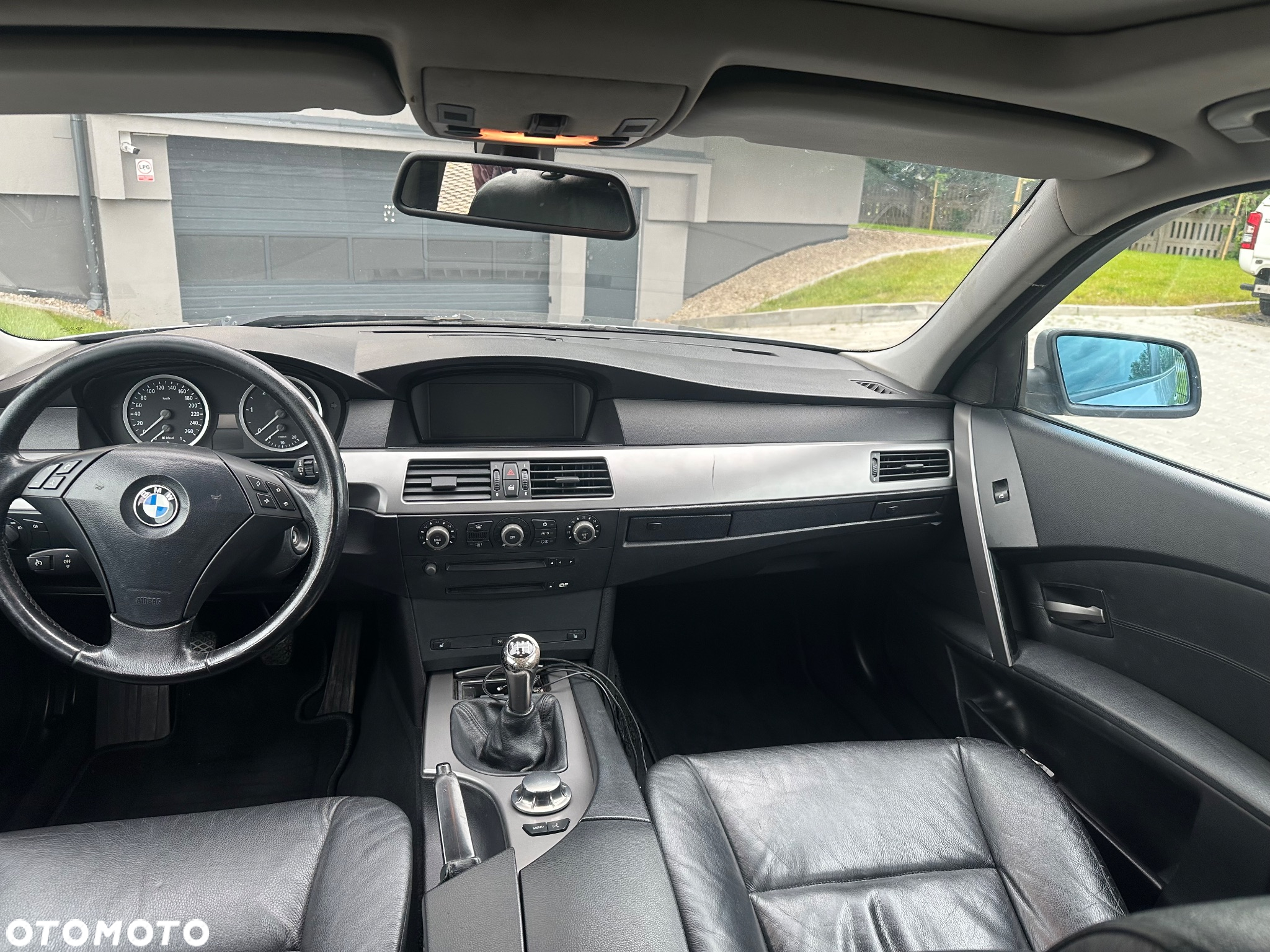 BMW Seria 5 525d Touring - 11
