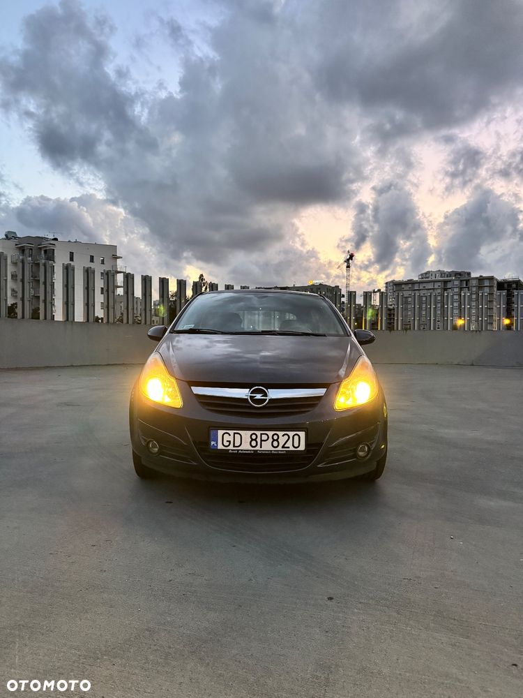 Opel Corsa 1.4 16V Sport - 2