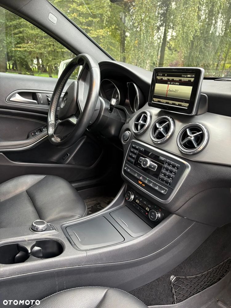 Mercedes-Benz GLA 250 4Matic 7G-DCT AMG Line - 24
