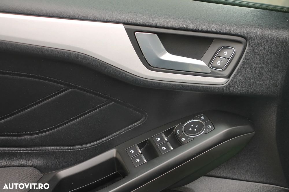 Ford Focus 1.5 EcoBlue Start-Stopp-System TITANIUM - 12