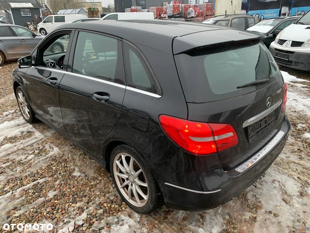 Mercedes-Benz Klasa B 180 UrbanStyle Edition - 6