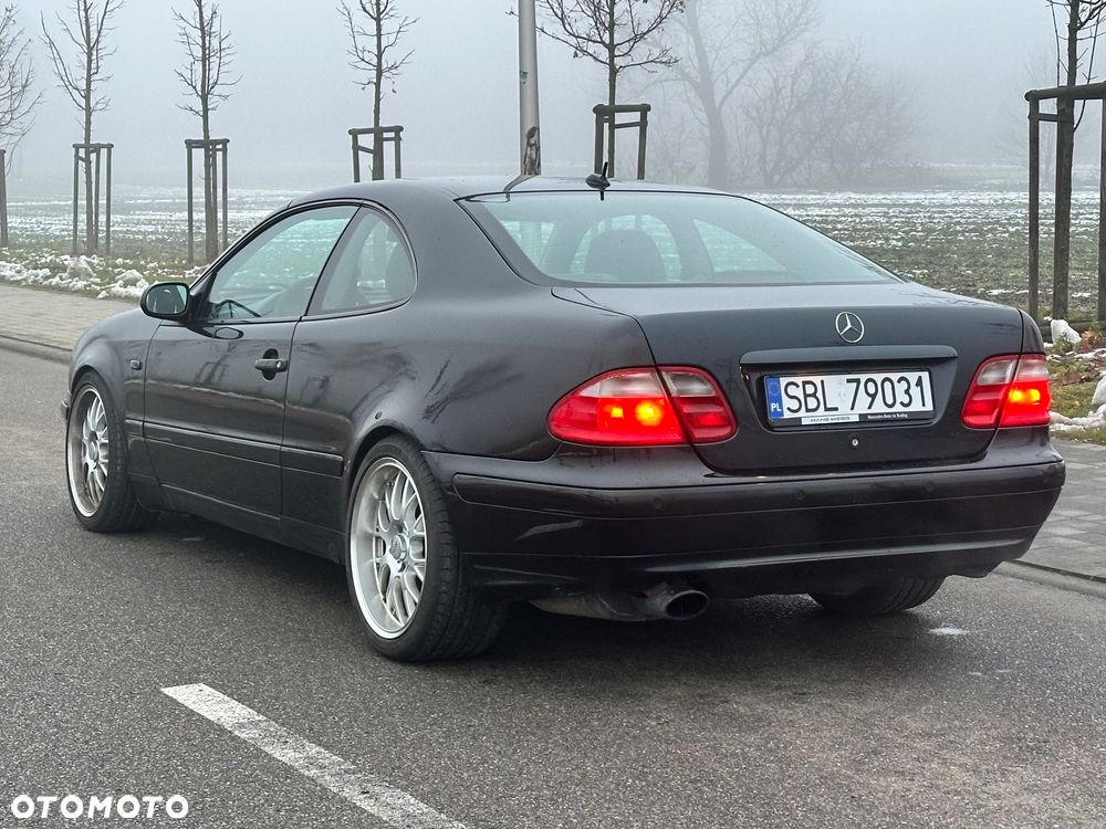 Mercedes-Benz CLK - 10