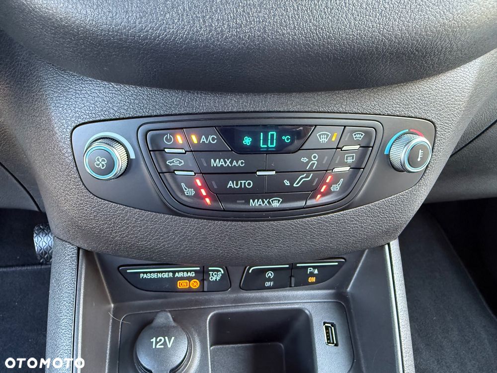 Ford Tourneo Courier 1.5 TDCi S&S Titanium - 32
