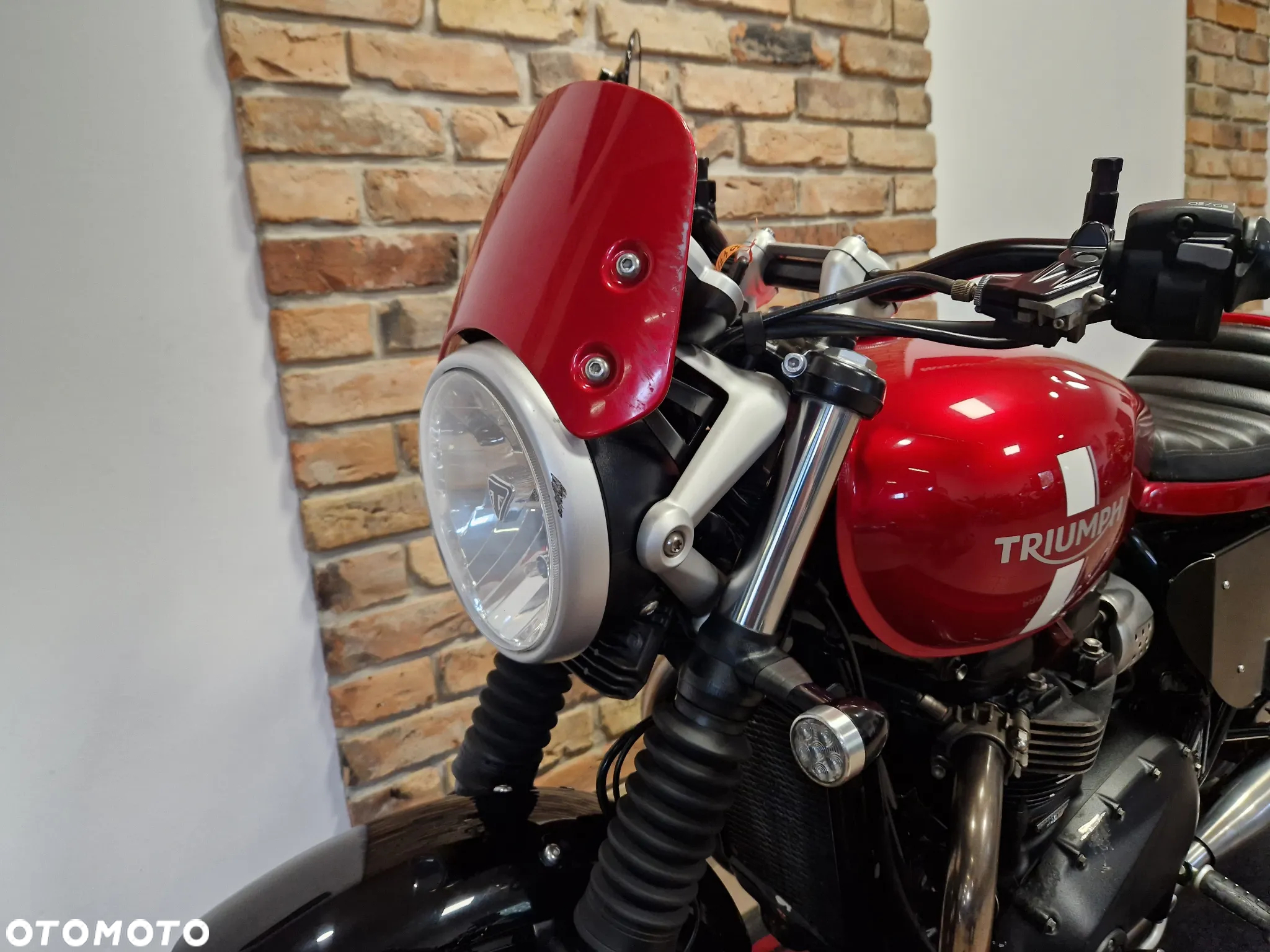 Triumph Street Twin - 17