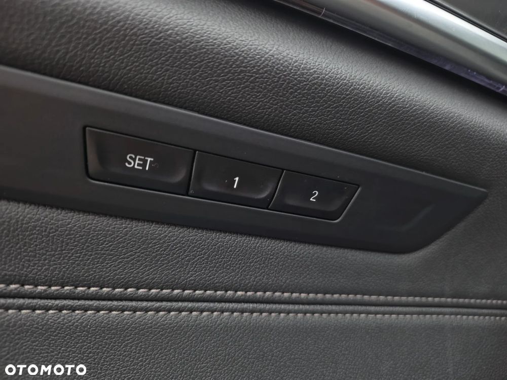 BMW Seria 5 520d - 13