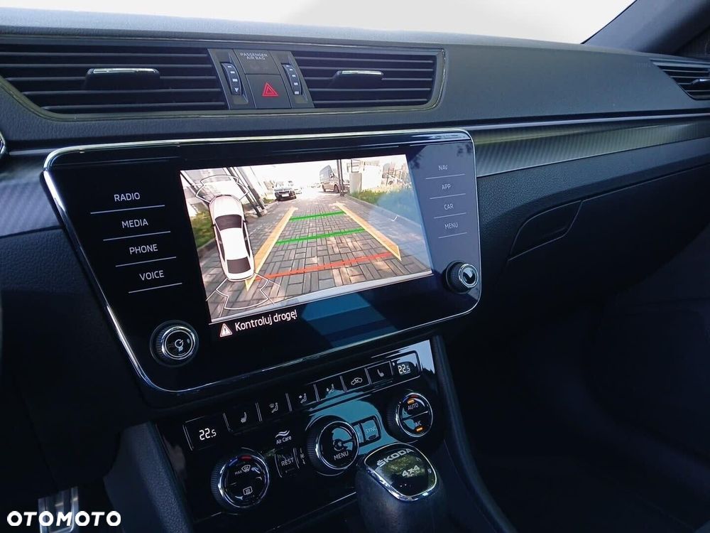Skoda Superb 2.0 TSI 4x4 Sportline DSG - 19