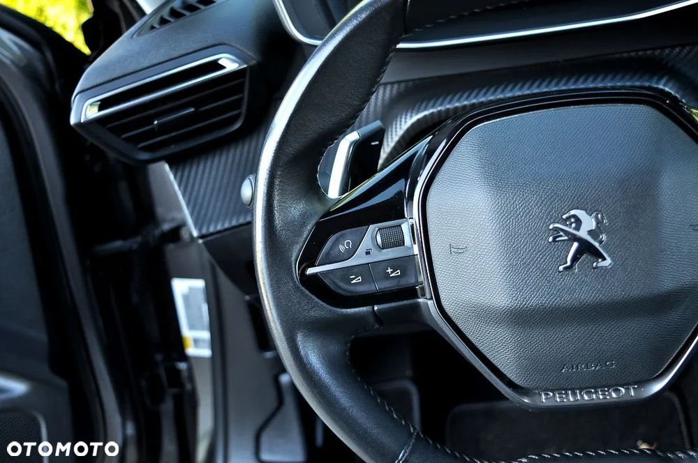 Peugeot 2008 BlueHDi 130 Allure S&S EAT8 - 27