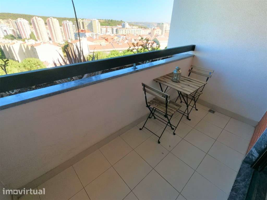 Oeiras T2 com varanda Algés - Grande imagem: 4/43