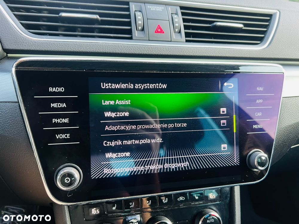Skoda Superb 1.5 TSI DSG Sportline - 30