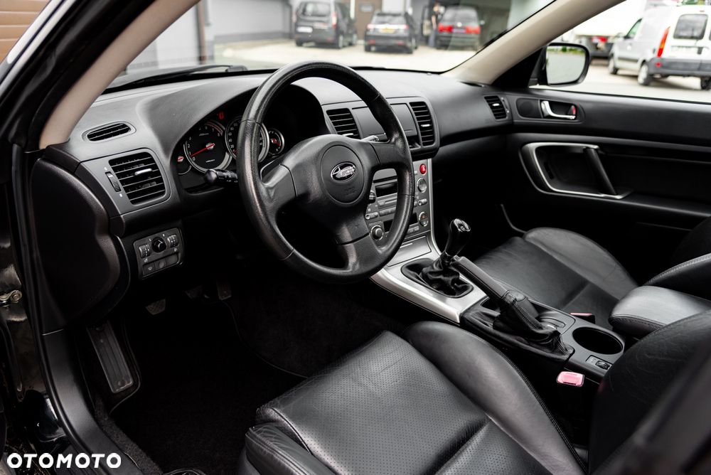 Subaru Legacy - 17