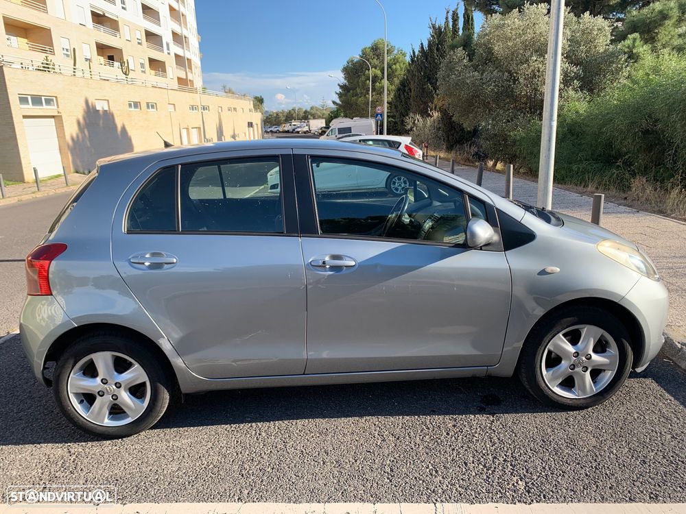 Toyota Yaris 2006 photo 2
