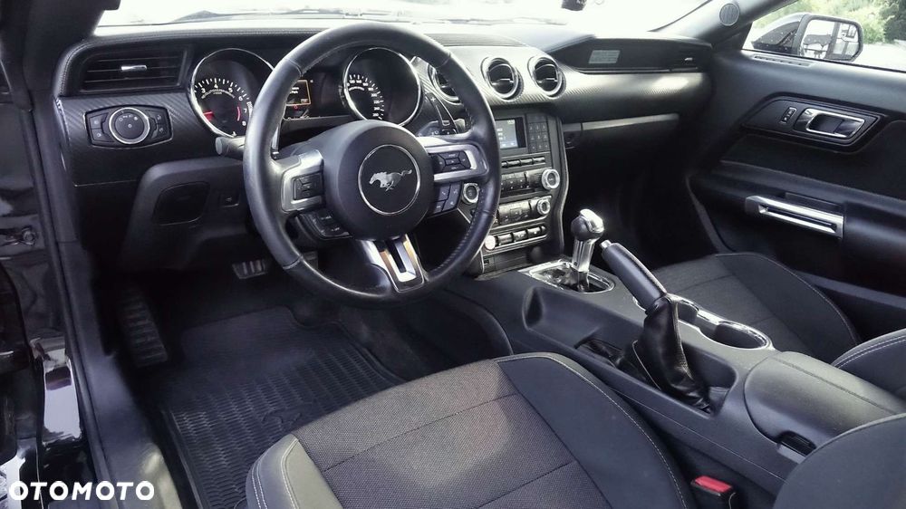Ford Mustang - 5