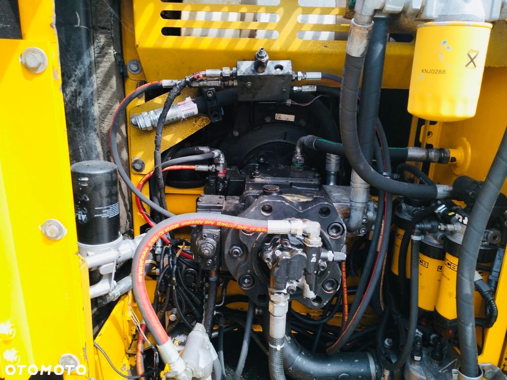 JCB JS 220 LC+ - 7