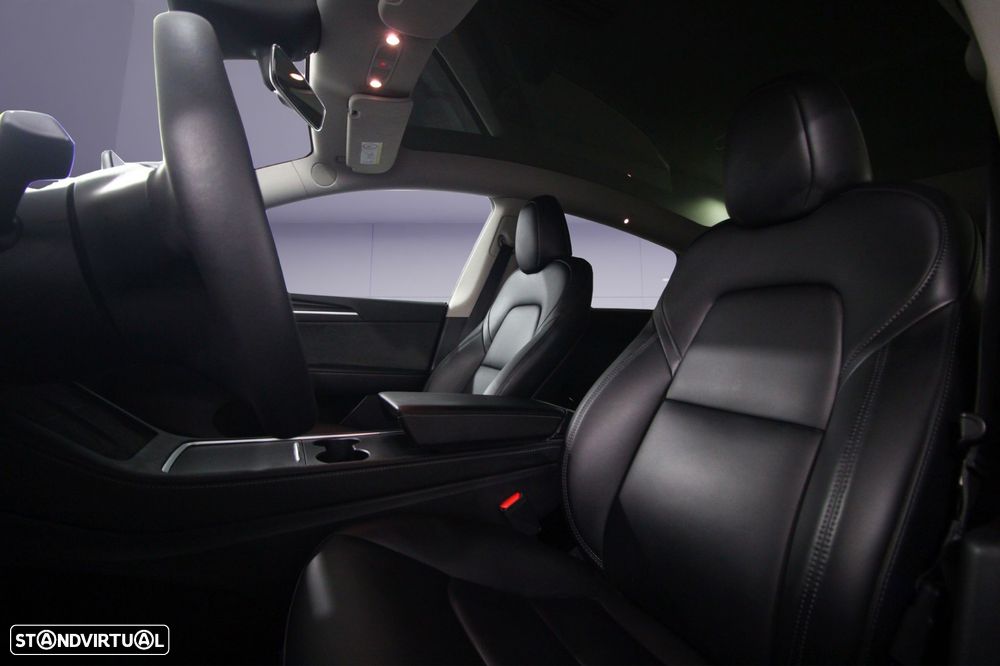 Tesla Model Y - 6