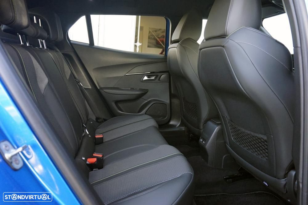 Peugeot 2008 1.2 PureTech GT EAT8 - 4