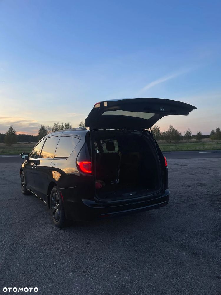 Chrysler Pacifica - 19