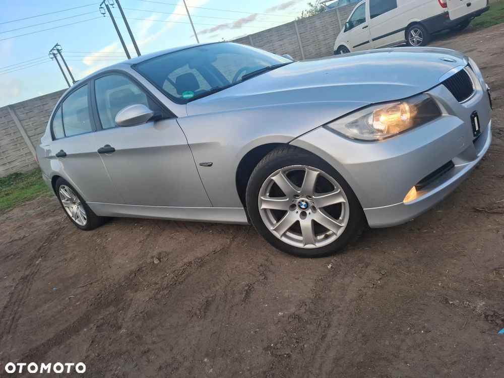 BMW Seria 3 320i - 4
