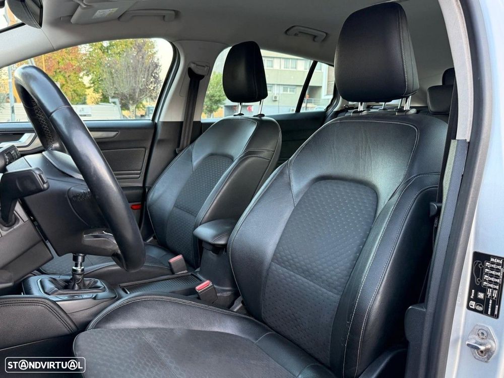 Ford Focus SW 1.5 TDCi EcoBlue Business - 32