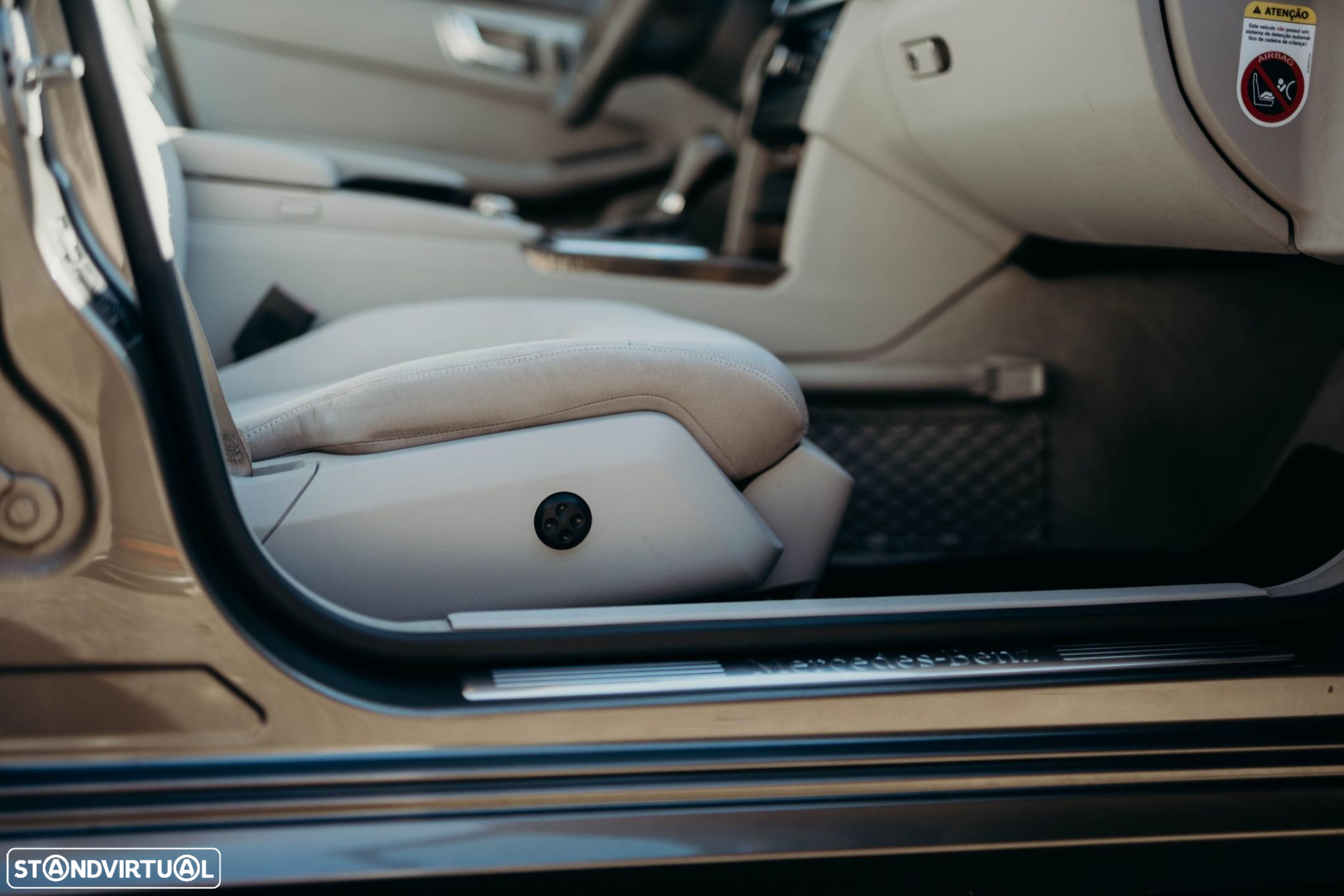 Mercedes-Benz E 250 CGi Elegance BlueEfficiency - 42