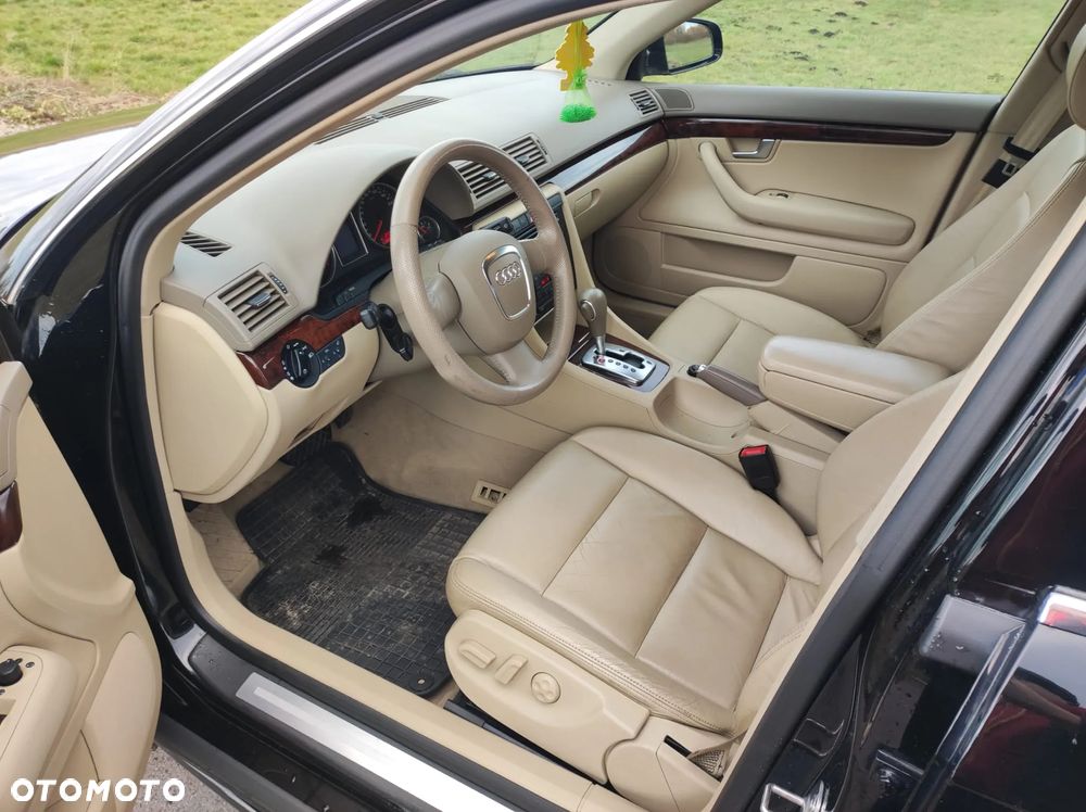 Audi A4 Limousine - 10