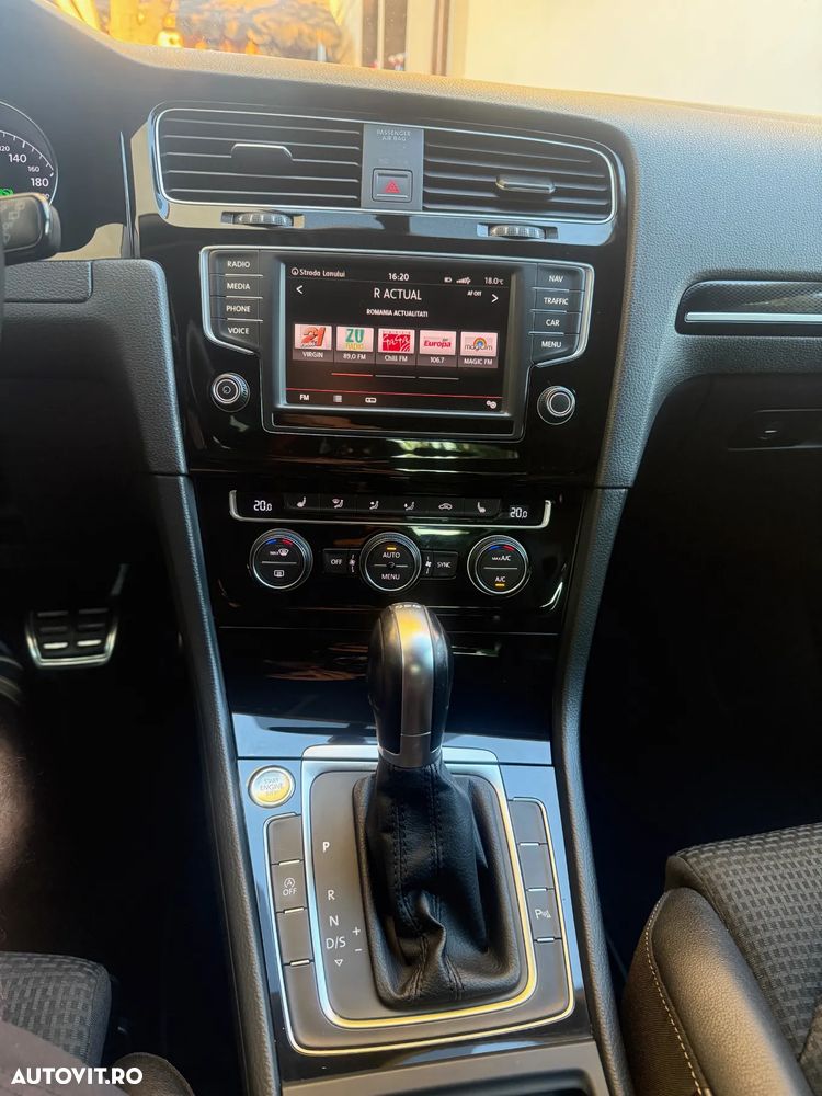 Volkswagen Golf - 15