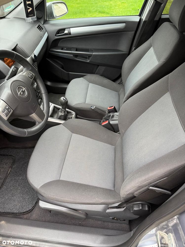 Opel Astra - 25