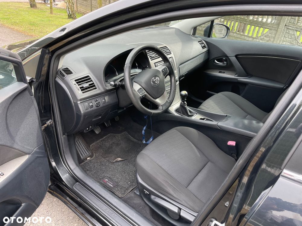 Toyota Avensis 2.2 D-4D Sol Plus NAVI - 12