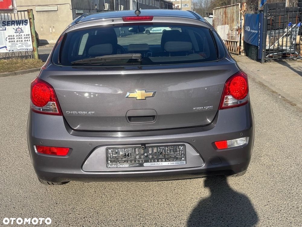 Chevrolet Cruze 1.6 LT - 8