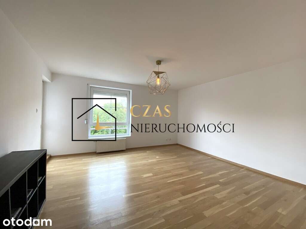 3 pok/ 69 m2/ 1 piętro/balkon