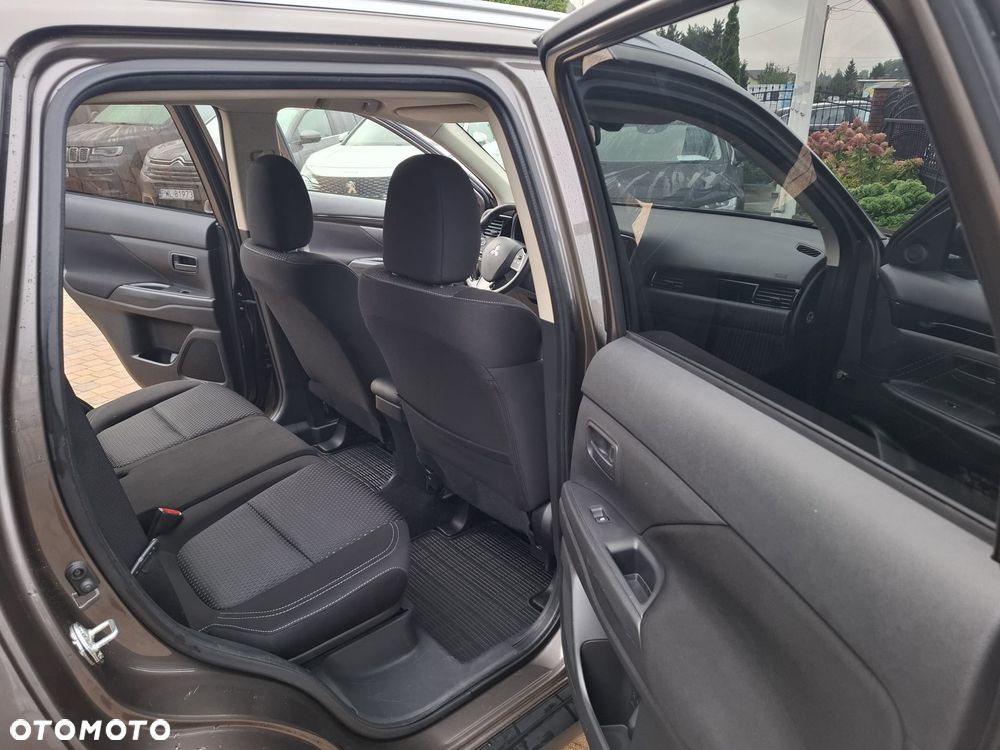 Mitsubishi Outlander - 14