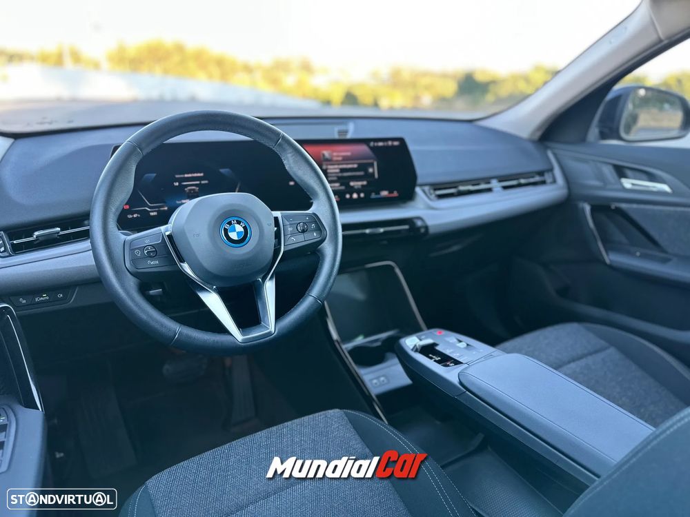 BMW iX2 eDrive20 - 14