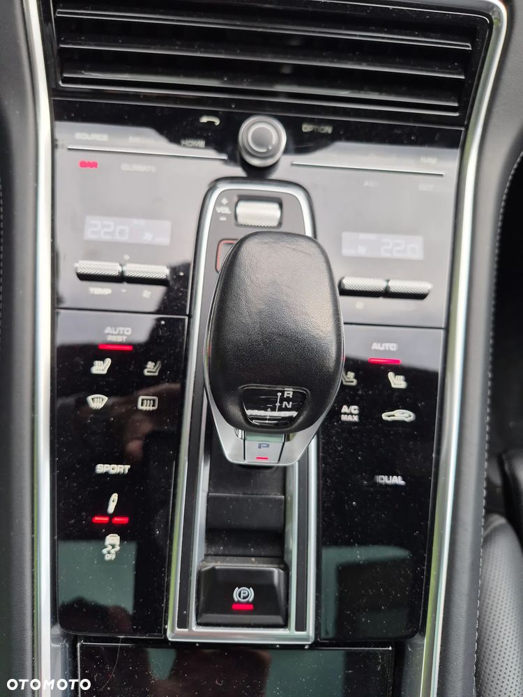Porsche Panamera 4S - 18