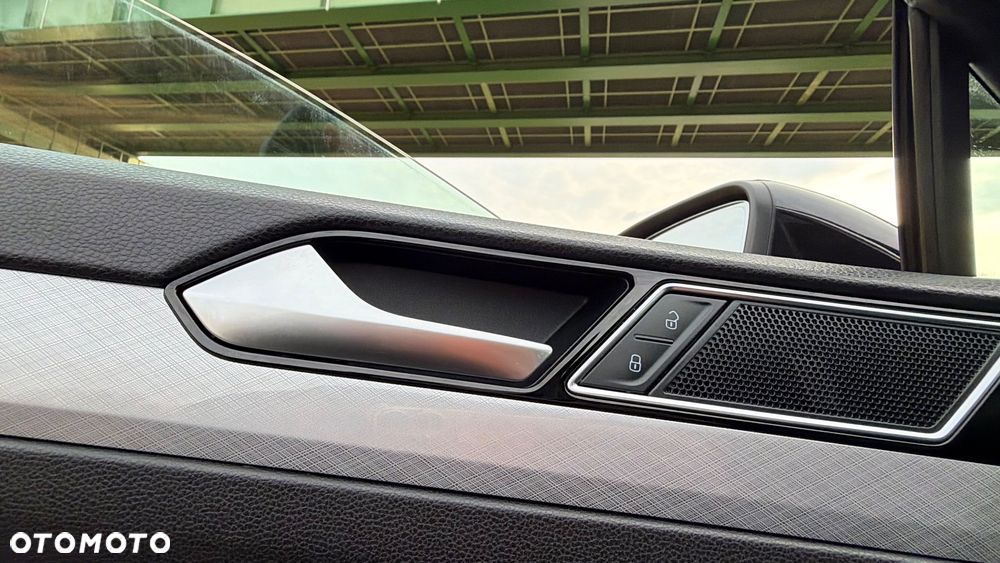 Volkswagen Passat 2.0 TDI SCR DSG - 24