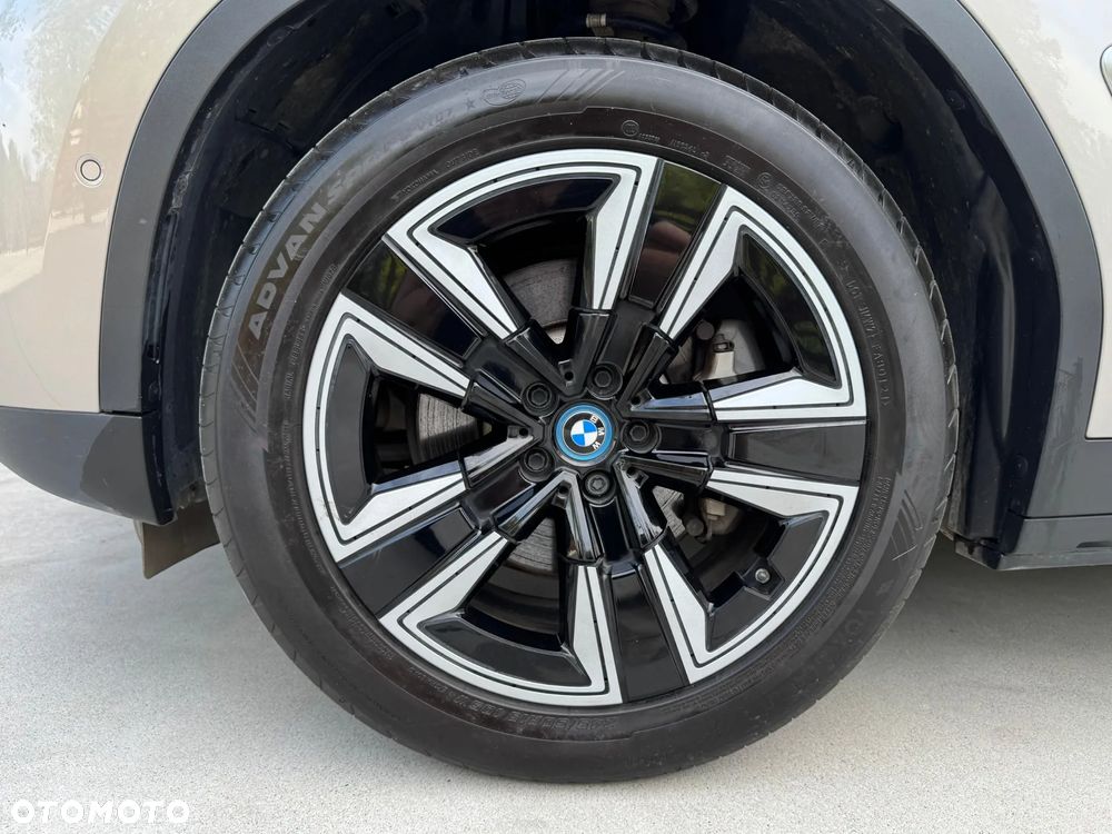 BMW iX3 80kWh Impressive - 34