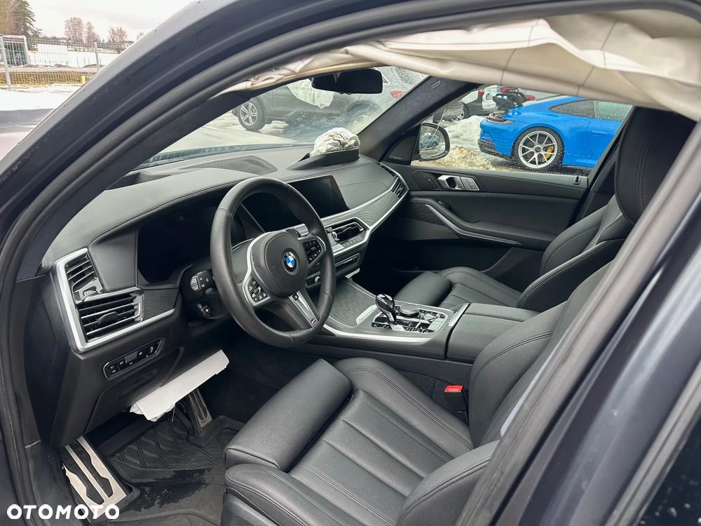 BMW X7 M50i - 10
