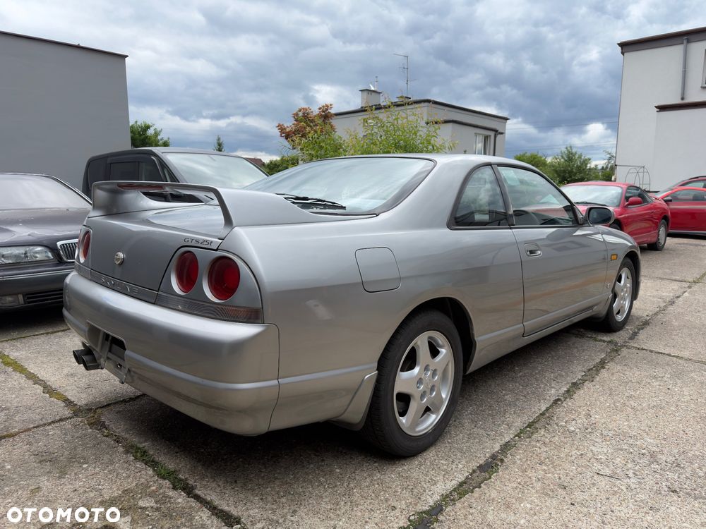 Nissan Skyline - 3