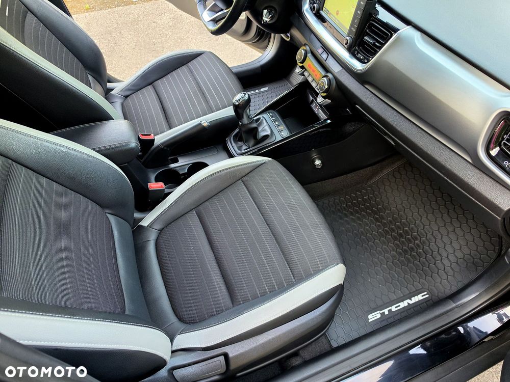 Kia Stonic 1.4 L - 21