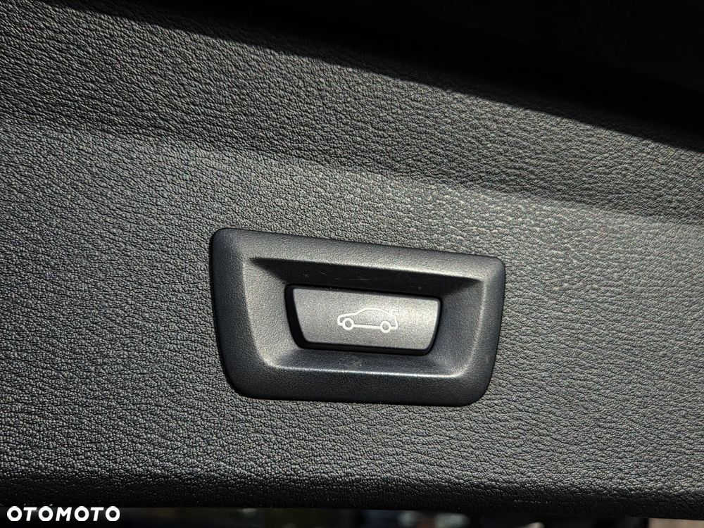 BMW X1 sDrive16d Sport Line - 31