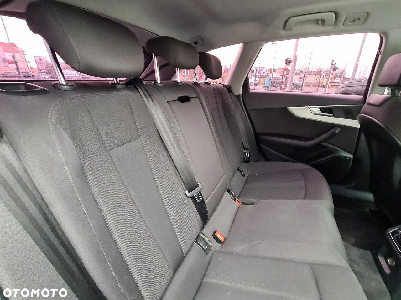 Audi A4 Avant 2.0 TDI DPF clean diesel multitronic S line Sportpaket - 26