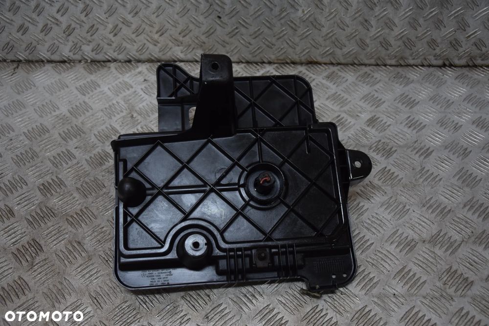 JEEP CHEROKEE KJ PODSTAWA AKUMULATORA - 3