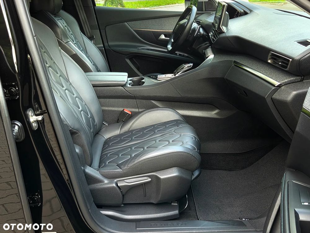 Peugeot 5008 BlueHDi 130 EAT8 Allure - 4