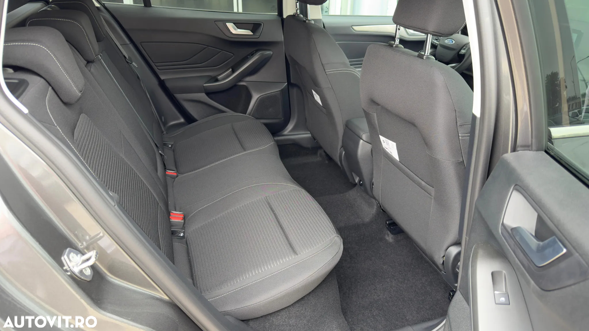 Ford Focus 1.0 EcoBoost 6MT MHEV Titanium X - 8