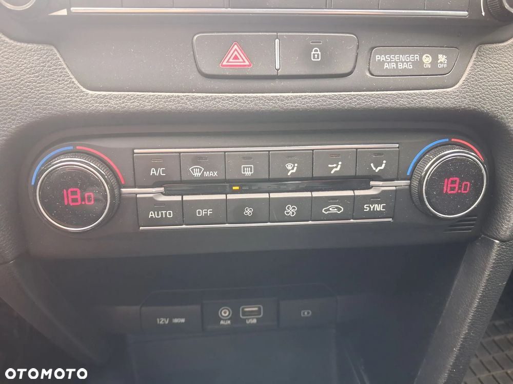 Kia Ceed 1.6 CRDi SCR L Business Line - 9