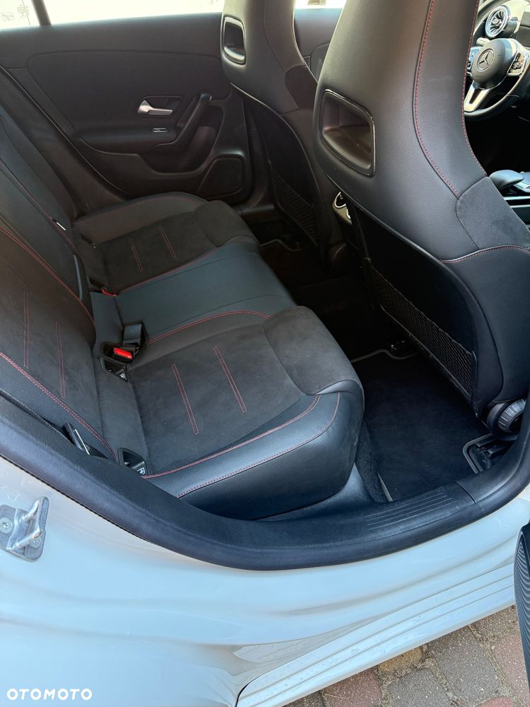 Mercedes-Benz CLA - 11