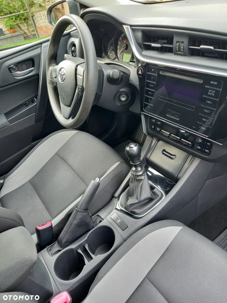 Toyota Auris 1.33 VVT-i Active - 17
