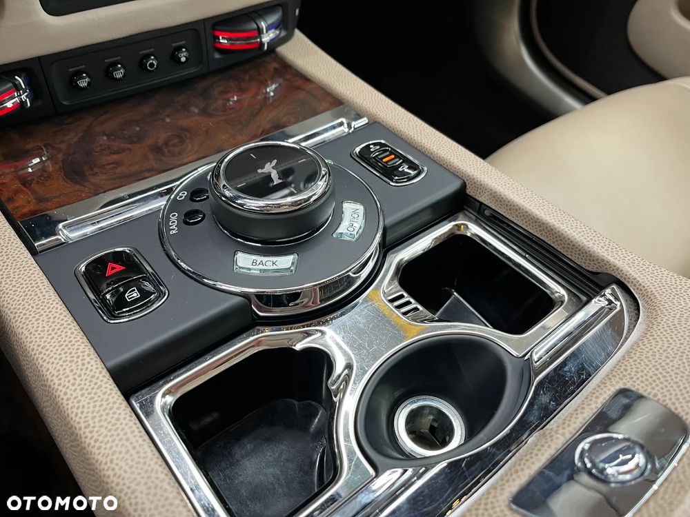 Rolls-Royce Wraith - 30